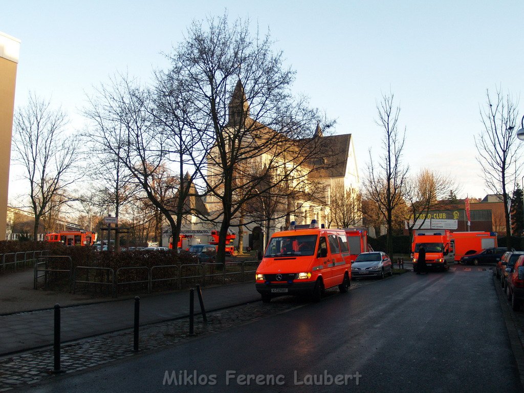 Brand in Kirche Koeln Muelheim Tiefenthalstr   P30.JPG